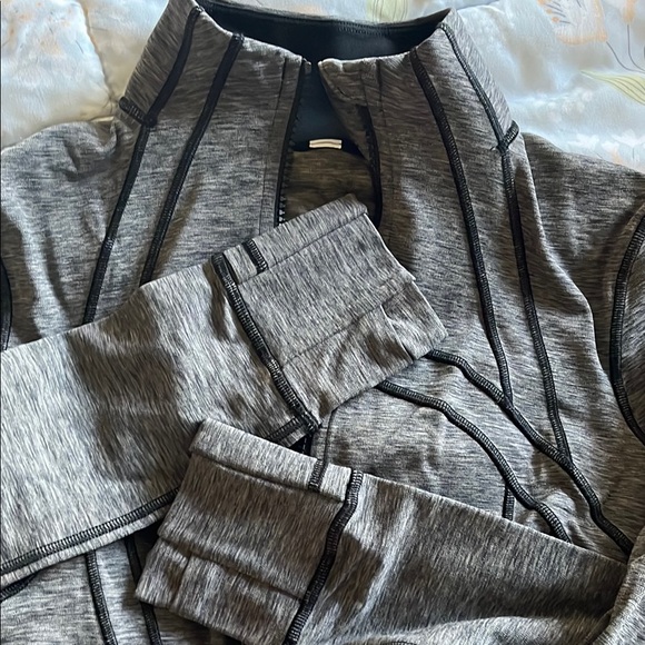 Gray Bomber Jacket with Fitted Design and High Collar - Picture 3 of 4